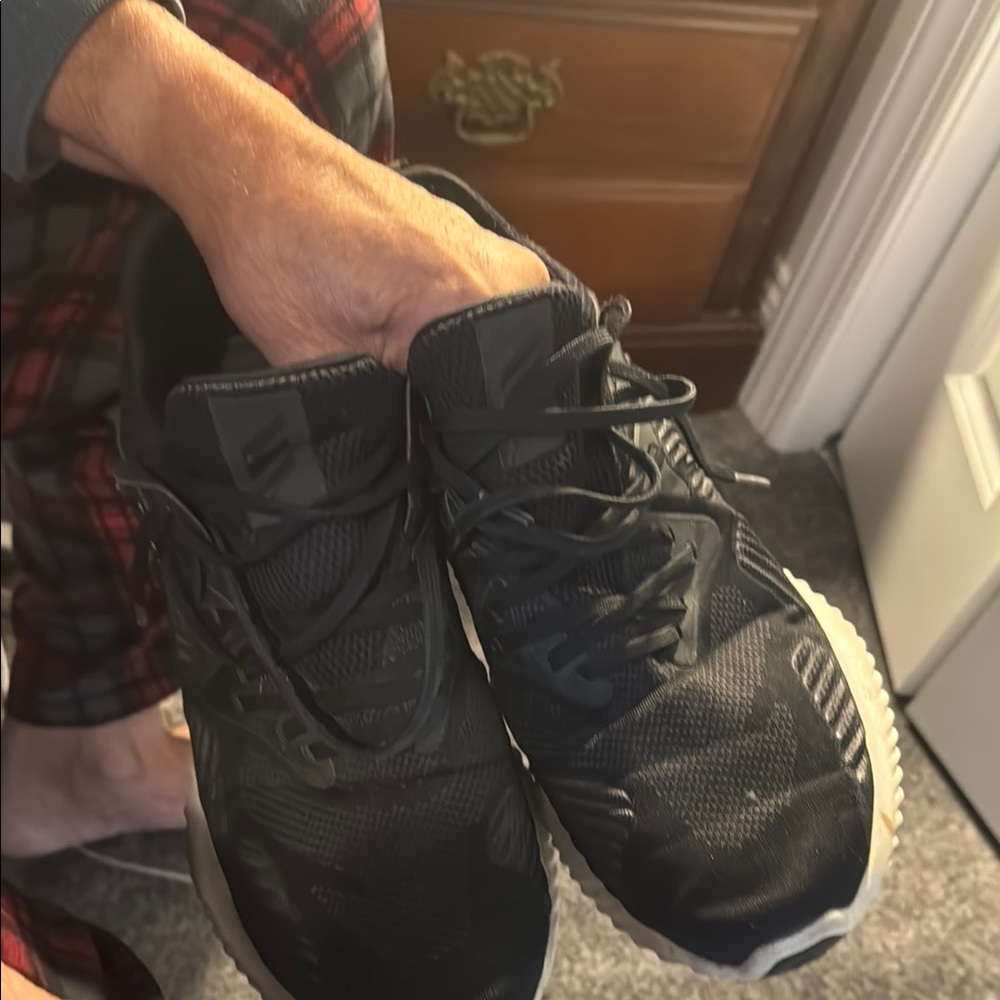 Men's Black Athletic Shoes